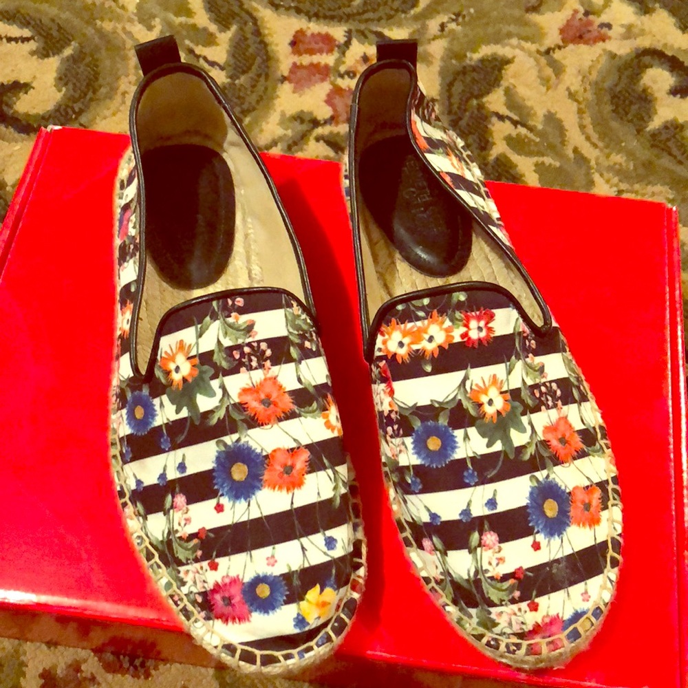 Flower flats